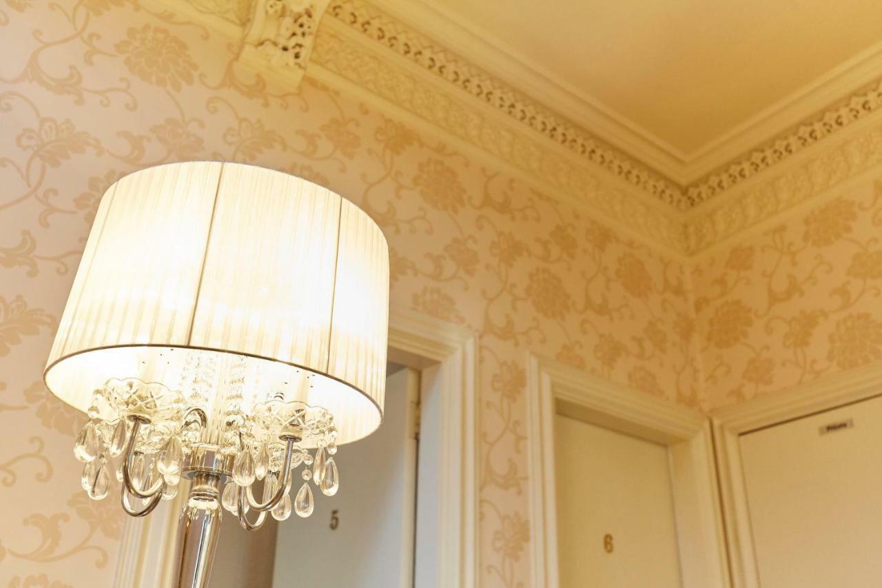 カランダー Coppice House Bed & Breakfast エクステリア 写真