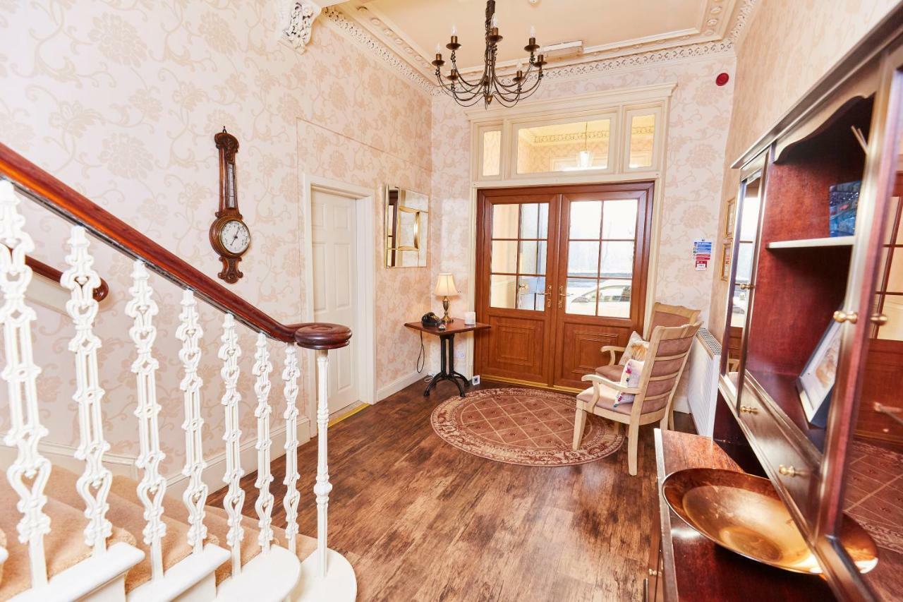 カランダー Coppice House Bed & Breakfast エクステリア 写真
