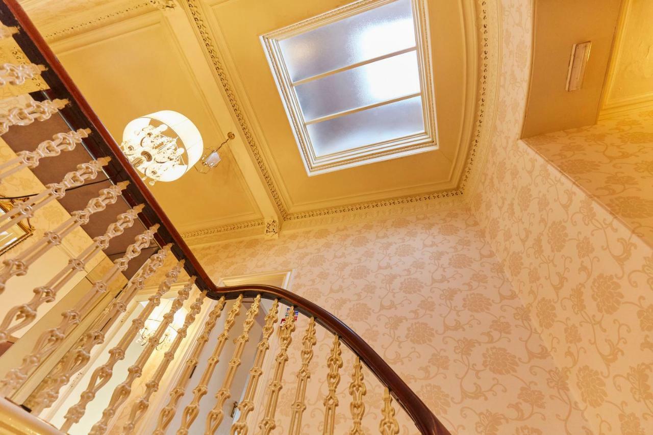 カランダー Coppice House Bed & Breakfast エクステリア 写真